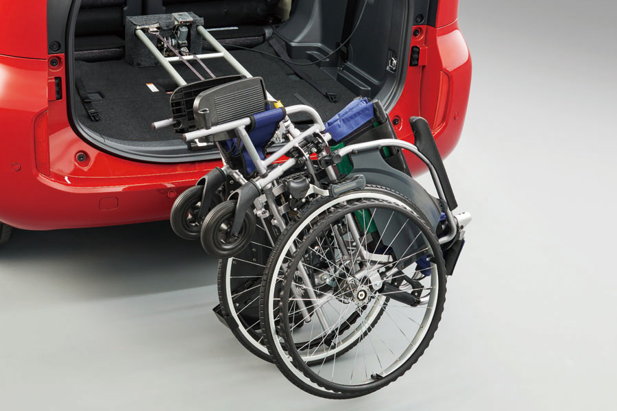 車いす収納装置